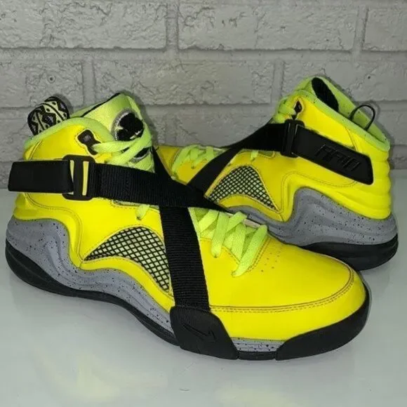 Nike ‘LUNAR RAID’ Volt Men Sneakers Size 10